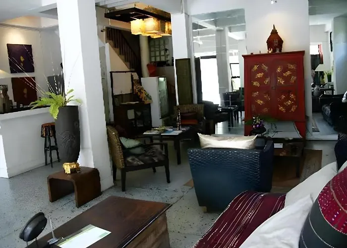 Montrara Happy House Hotel