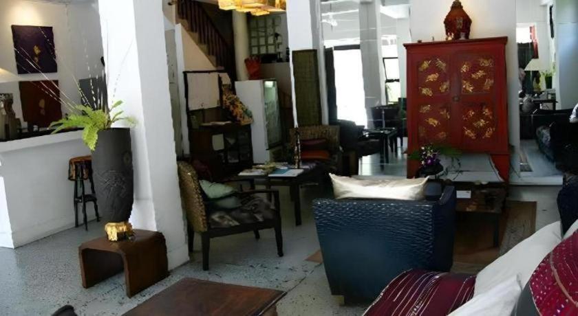 Montrara Happy House Hotel